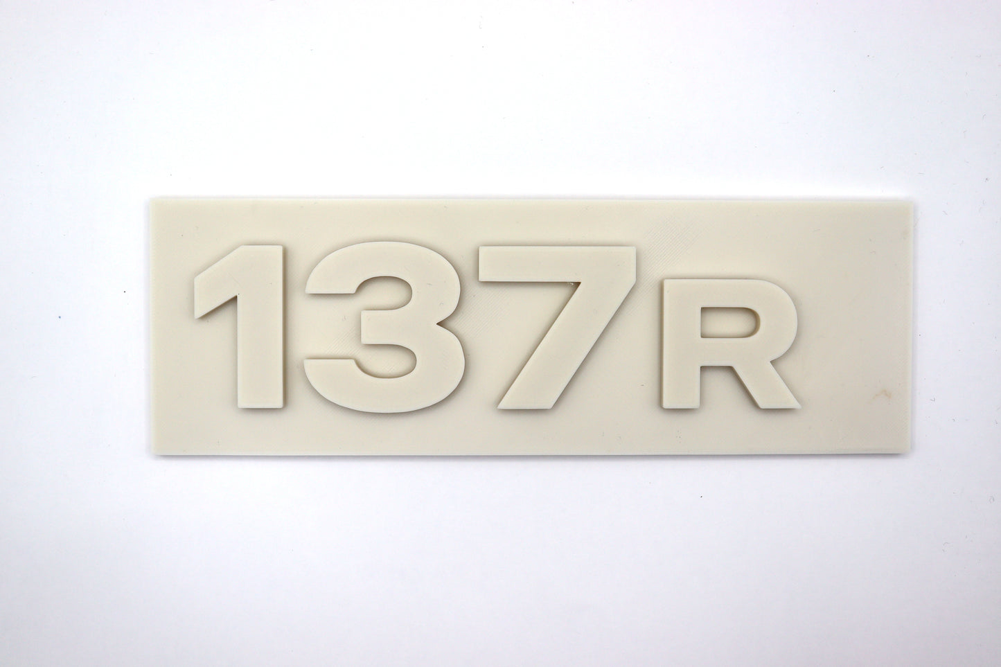 oldskool 137 R bordje
