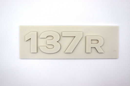 oldskool 137 R bordje