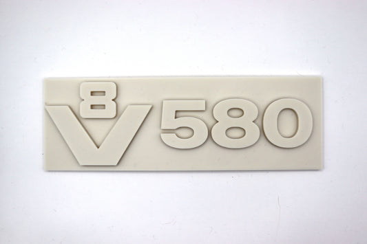 oldskool V8 580 bordje