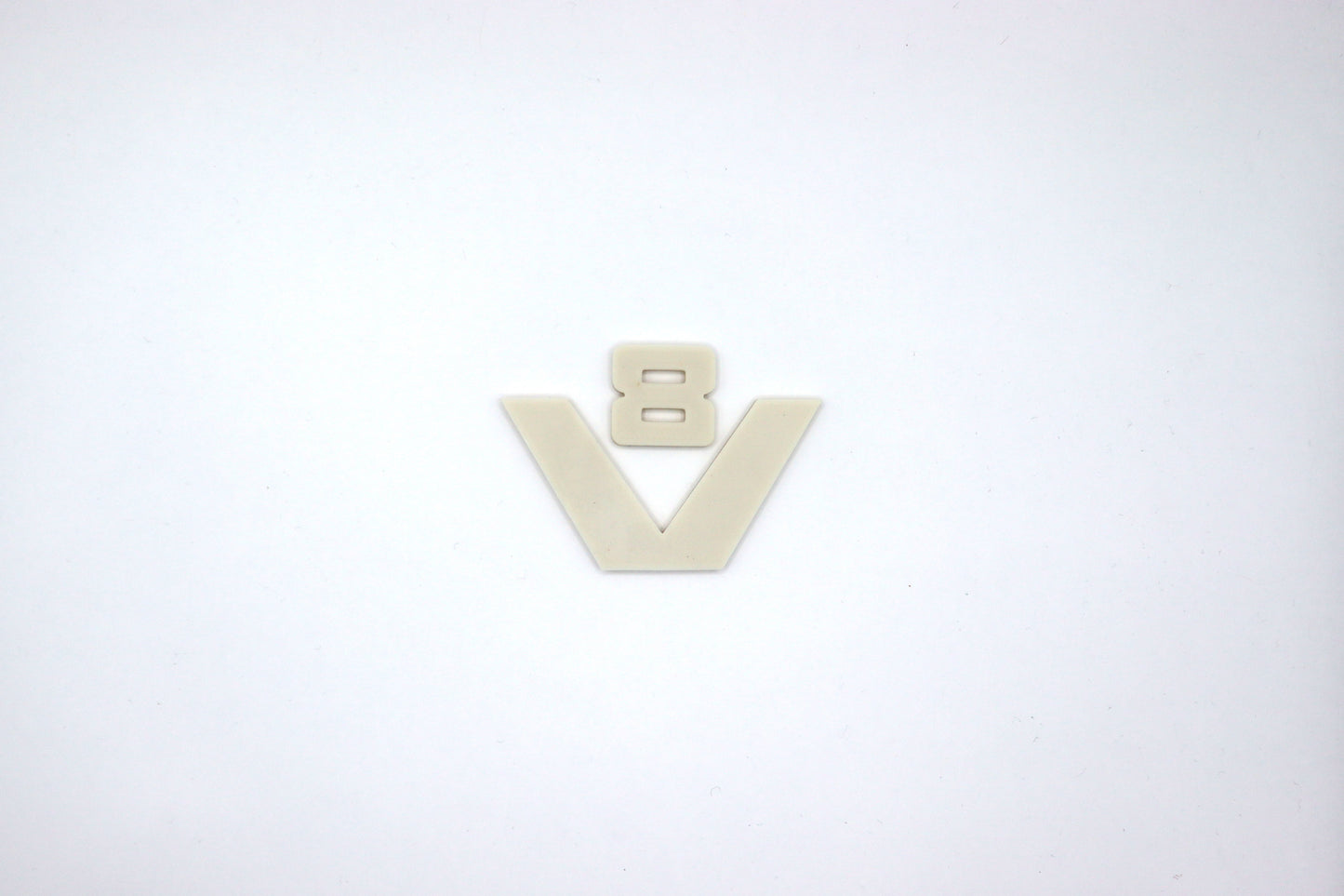 oldskool V8 logo klein