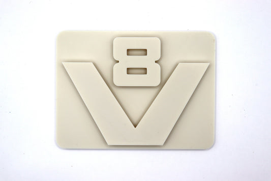 oldskool V8 logo bordje groot